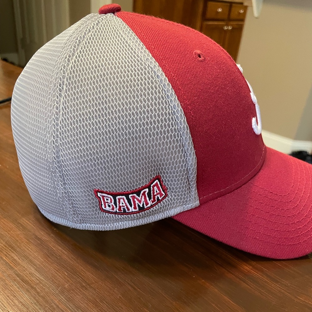 New Era Alabama 39Thirty Fitted Hat, Gray and Crimson, size Small/Medium - Picture 3 of 5